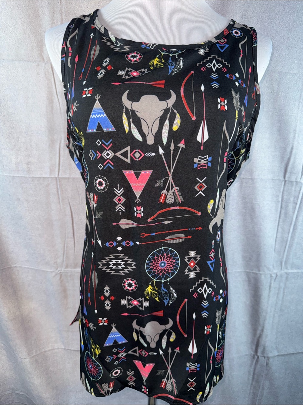 2431-Vision Black Tribal Arrow Print Sleeveless Tank Top
